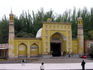 La mosquée Id Kah à Kashgar dans le Xinjiang est la plus grande mosquée de Chine et l’une des trois plus importantes mosquées d’Asie centrale