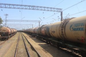 convoi de wagons-citernes pour le transport du gaz russe, entre Tbilissi et Koutaïssi 