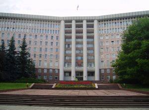 « House of parliament of Moldova » (©Guttorm Flatabø/CC BY 2.0).