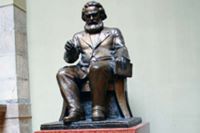 Hypertension mémorielle, Karl Marx