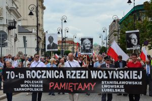 Commémoration des victimes des massacres de Volhynie à Varsovie, en juillet 2013. Source : Jwdys (pseudonyme) / Wikimedia
