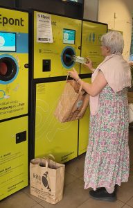 Budapest - récupérateur de bouteilles usagées